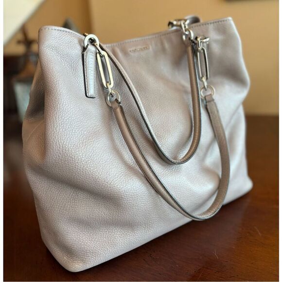 COACH - EUC Madison East/West Tote in Mauve Pebbled Leather with Chain Detail - Picture 15 of 16